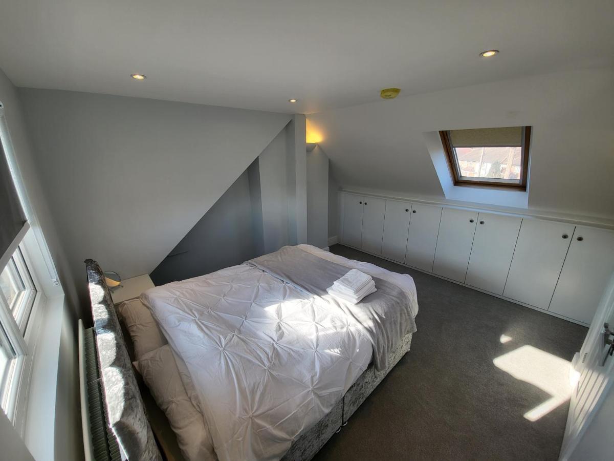 High Spec Large 6 Bedroom House! Kingston upon Thames  Eksteriør billede