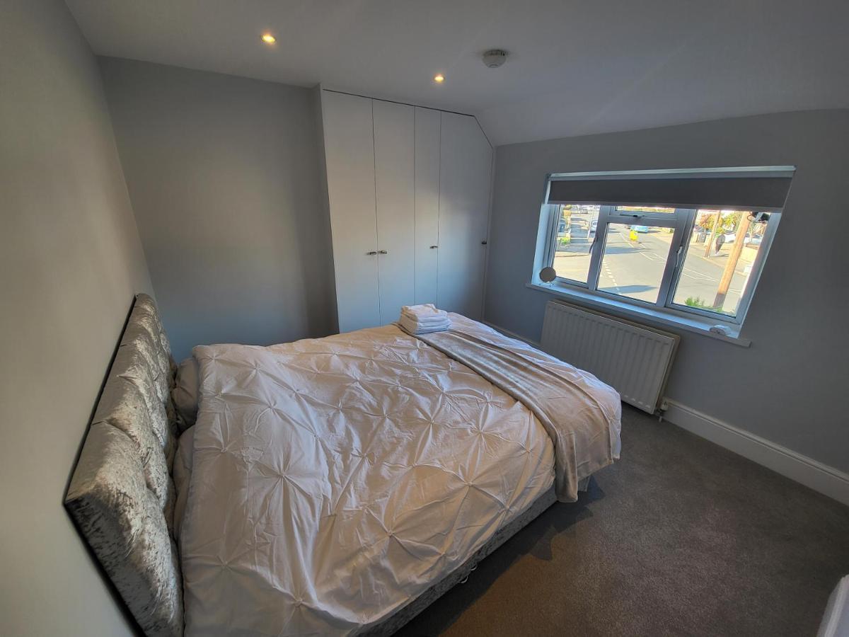 High Spec Large 6 Bedroom House! Kingston upon Thames  Eksteriør billede